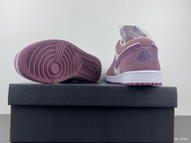 DR8057-500 Air (W) 1 Jordan Low Unity 0705